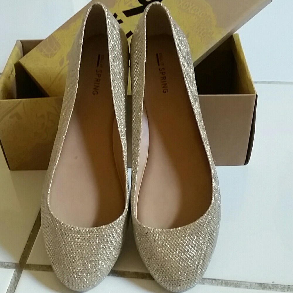 Call It Spring Brand new Gold Sprakle Flats